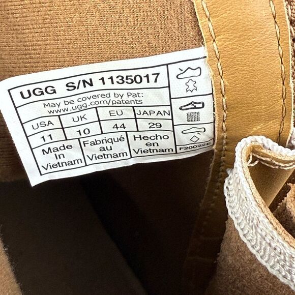 UGG Skyview Classic Waterproof Zip Boot Sneaker shoes men’s size 11 main image 9